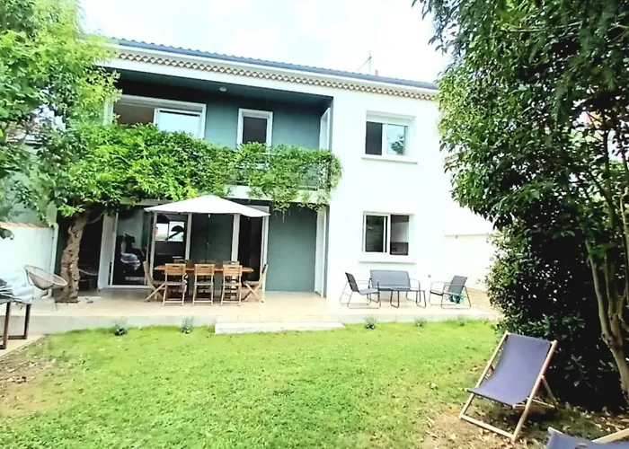 Loue Maison 10 Couchages A La Rochelle Avec Jardin, Proche Plage