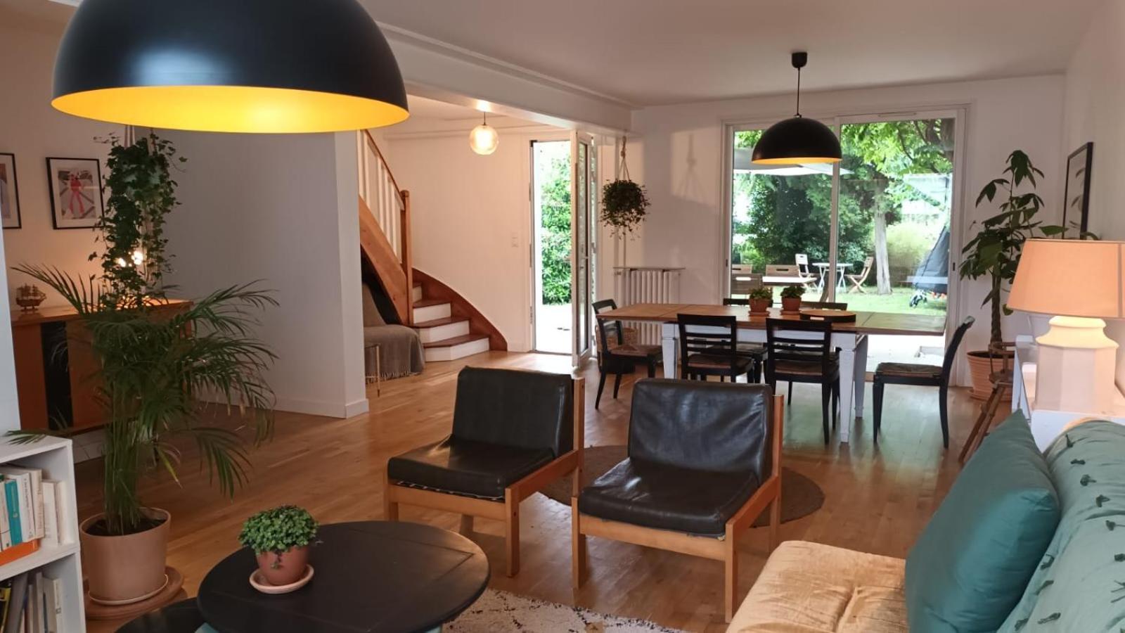 Holiday home Loue Maison 10 Couchages A La Rochelle Avec Jardin, Proche *